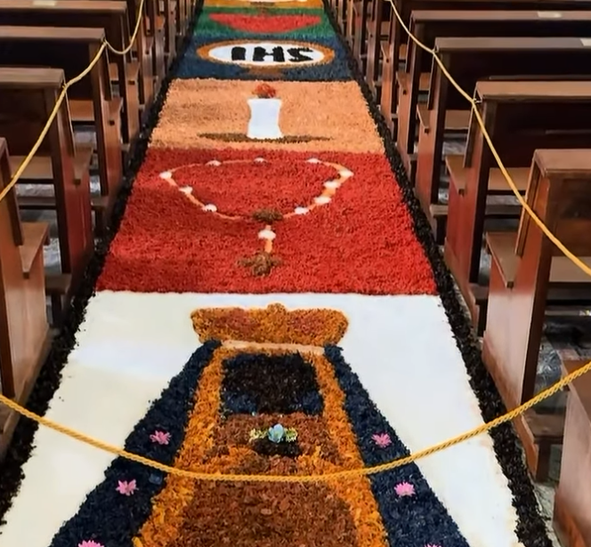 Tapete de Corpus Christi na Paróquia Nossa Senhora Aparecida